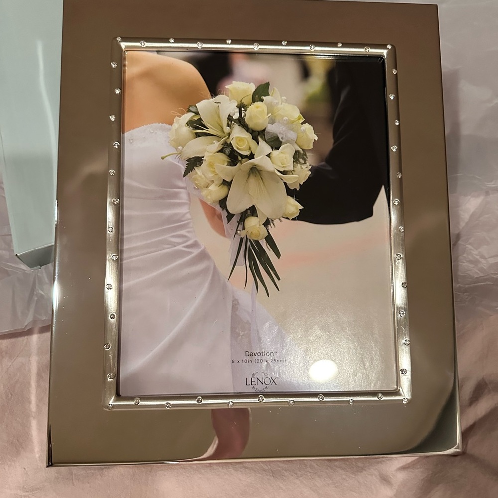 Lenox - Polished Silver with crystal accents 
8”x10” NWT ⭐️Free Shipping⭐️